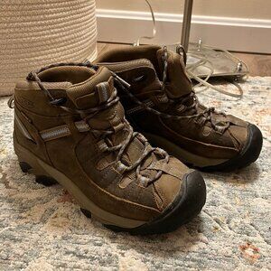 Keen Hiking Boots Women's Size 7
